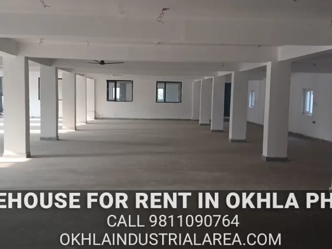 High roof clearance inside a warehouse for rent in Okhla Industrial Area Phase 1.