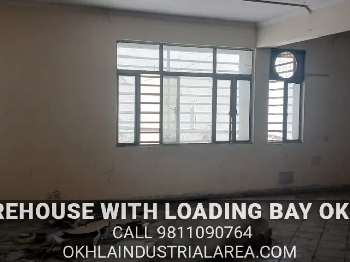 Ready to move warehouse with dock leveler loading bay Delhi.
