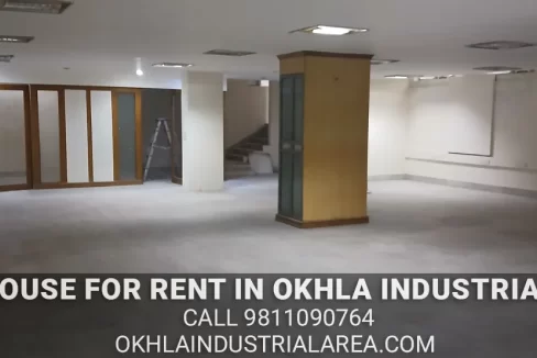 Ready to move warehouse in Okhla Industrial Area interior view.